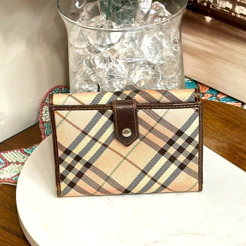 Burberry Bifold wallet Nice clean - Picture 2 of 13